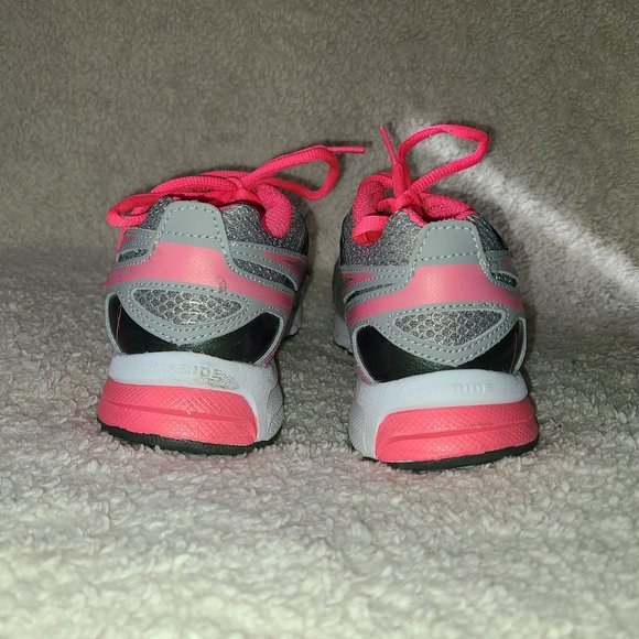 Reebok Quickchase Athletic Running Shoes - Picture 5 of 9